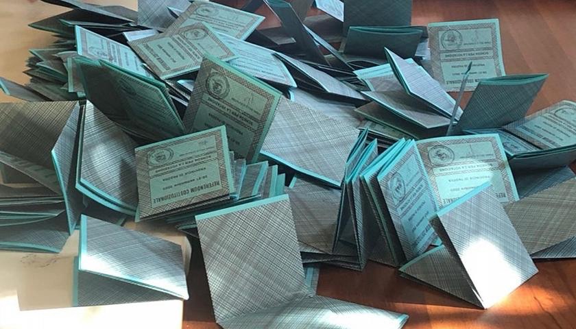 Elezioni: Il Sì al Referendum al 67,8%. Di Maio: ‘Esito storico’. Giani vince in Toscana, Emiliano avanti in&nbsp;Puglia