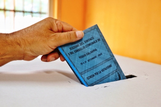 Elezioni Comunali, lo scrutinio. Proiezioni: centrodestra in testa a Venezia e Arezzo. Centrosinistra avanti a Mantova,&nbsp;Trento