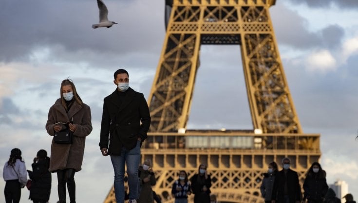 Coronavirus, nuovo record contagi, oltre 26 mila. I dati proiettano l’Italia verso lo scenario&nbsp;4