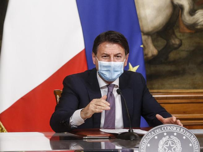 Conte: ‘Se trend continua niente zone rosse a fine mese. Ma serviranno misure ad hoc a&nbsp;Natale’
