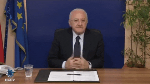 Ufficiale: Campania e Toscana sono diventate ‘zona rossa’. Emilia Romagna, Friuli e Marche sono ‘zona arancione’ ma a rischio peggioramento. Il ministro della Salute Roberto Speranza firma l’ordinanza. De Luca come al solito fa spettacolo e non difende il suo&nbsp;popolo