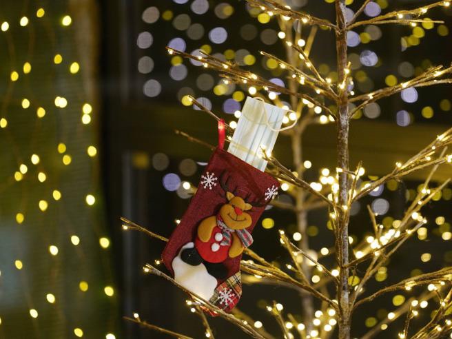 Covid, il Cdm approva il decreto. Stop spostamenti Regioni da 21/12 a 6/1. A scuola a&nbsp;gennaio