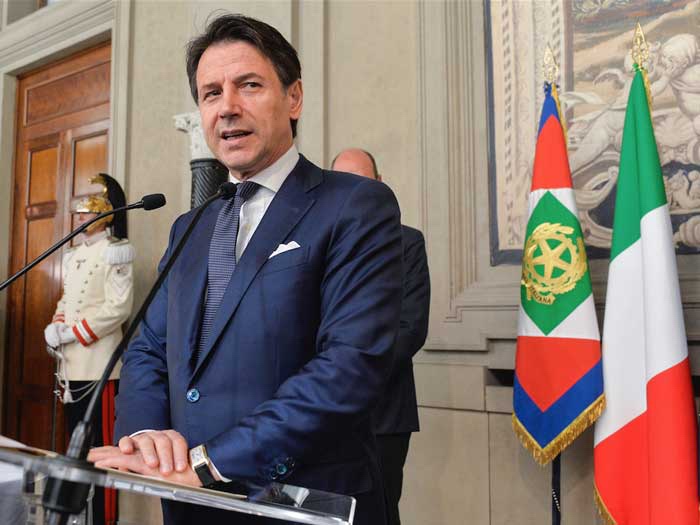 Covid: Conte firma il nuovo Dpcm. Stretta sulle feste di&nbsp;Natale