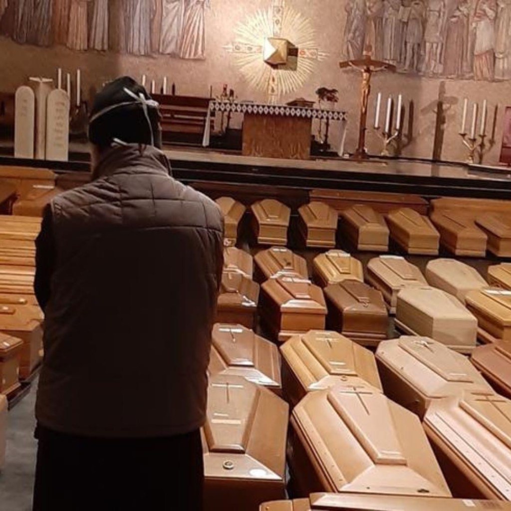 Bergamo, le foto del dolore che nessuno vi ha mai mostrato. Covid,&nbsp;2020