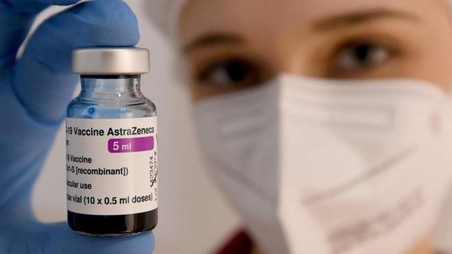 Covid, Galli: “Inutile e rischioso vaccinare chi è guarito dalla&nbsp;malattia”