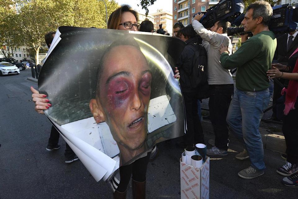 Cucchi: condannati a 13 anni due carabinieri per il&nbsp;pestaggio