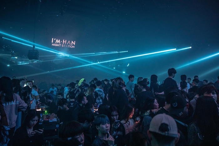 Covid, Italia tutta bianca da lunedì. Discoteche aperte con il Green&nbsp;Pass