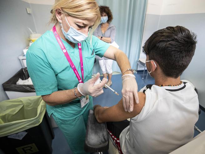 Israele, via alla terza dose. Perché in Italia (per ora) non&nbsp;serve