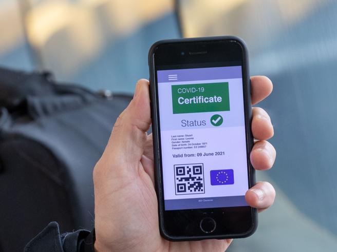 Green pass obbligatorio in Italia per viaggi, ristoranti, sport e cinema: domani il nuovo&nbsp;decreto