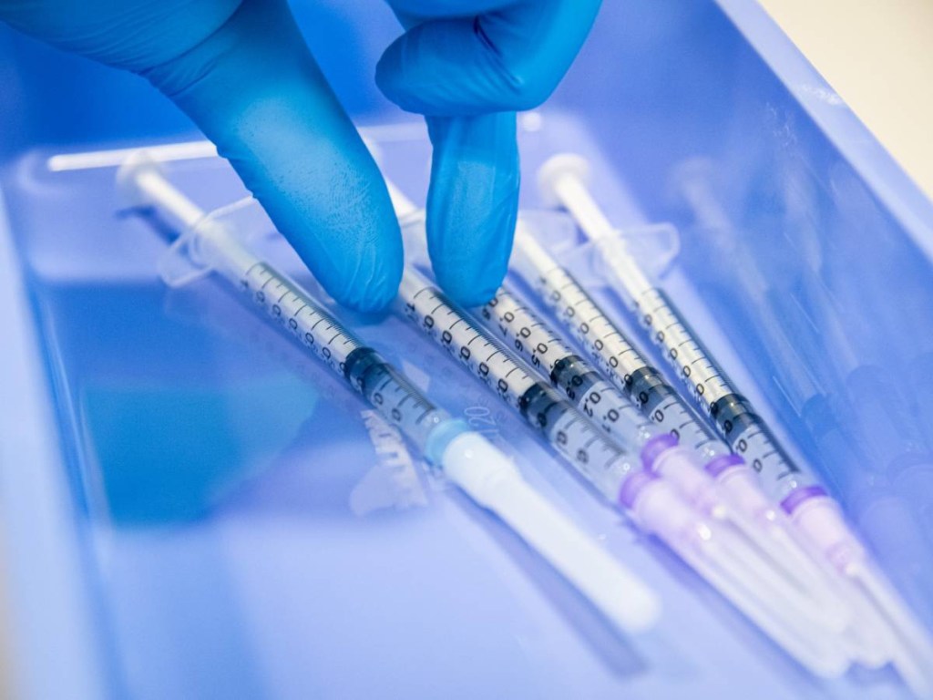 Due dosi, copertura alta, attesa per l’ok: quel che c’è da sapere sul vaccino ai&nbsp;bimbi