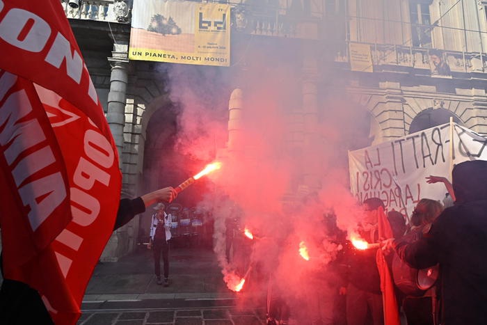 Cortei in tutta Italia: si saldano le proteste, dai trasporti al Green&nbsp;Pass