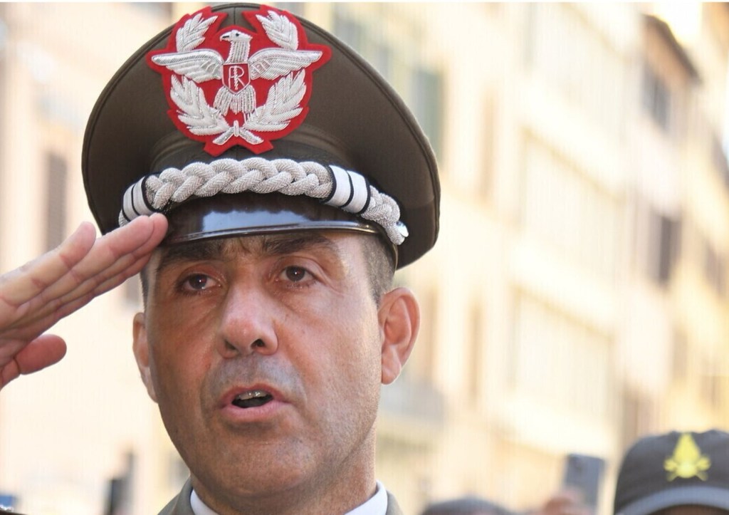 Il Vannacci pensiero fa inorridire: “classi separate per i disabili”. E dalla maggioranza si&nbsp;smarcano